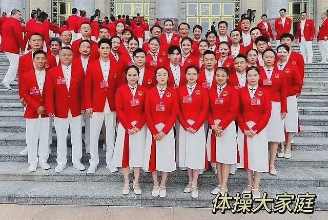 表彰大会结束后：马龙陈若琳张雨霏一起聚餐，王楚钦喝得脸通红（组图） - 3