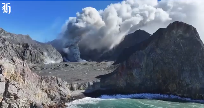 至少10个航班被取消，火山喷发；惨烈，3死2重伤，两车迎头相撞；皇后镇热门攀岩地男子坠落，当场死亡（组图） - 13