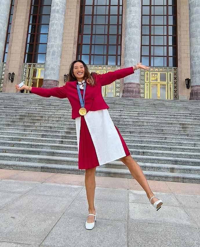 郑钦文被习主席叫出名字“很开心”，李雯雯获赞“女霸王”（视频/组图） - 6