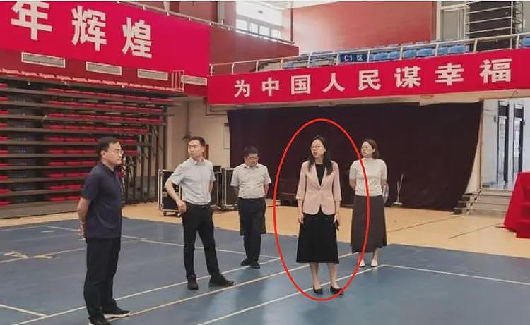 河南“赋红码”被处分女干部复出升职！官方回应，网友扒出新情况（组图） - 13