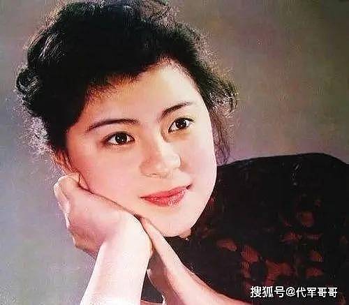 央视“第一美女”：事业巅峰赴港生子，两婚两离，如今过得咋样？（组图） - 6