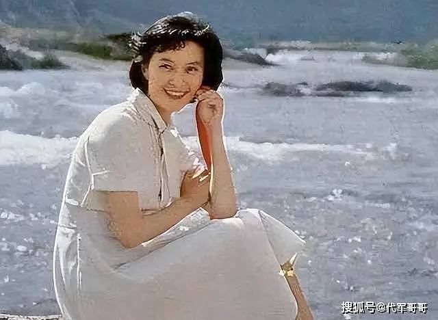 央视“第一美女”：事业巅峰赴港生子，两婚两离，如今过得咋样？（组图） - 9