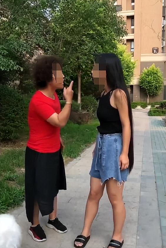 成都女硕士杀死母亲并分尸，指认现场露出残忍微笑：她好肥（组图） - 13