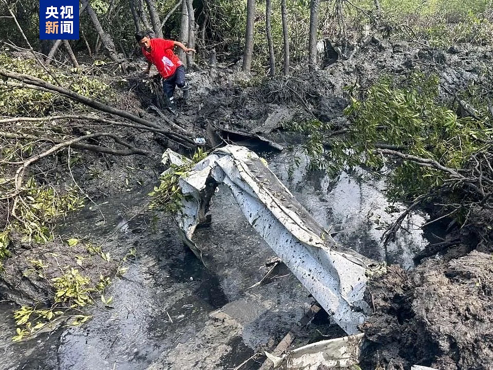 5名中国乘客遇难！泰国一架飞机坠毁，现场一片狼藉（组图） - 1