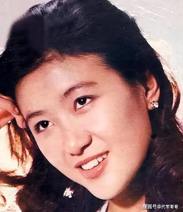 央视“第一美女”：事业巅峰赴港生子，两婚两离，如今过得咋样？（组图） - 14