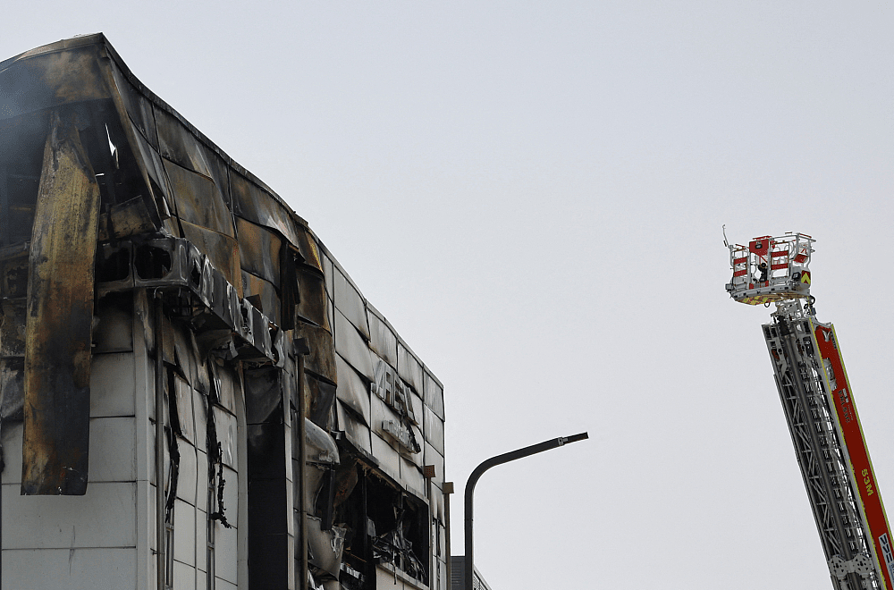 致17中国工人死亡！南韩电池厂大火调查，厂方涉欺瞒安检不良產品起火（组图） - 3