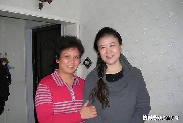 央视“第一美女”：事业巅峰赴港生子，两婚两离，如今过得咋样？（组图） - 22