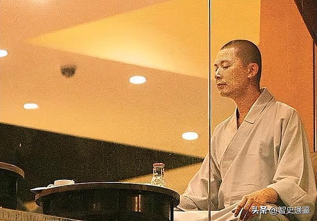 一晚输1亿后，他放弃267亿家产去寺庙当和尚：“林平之”纸醉金迷的人生转折（组图） - 13