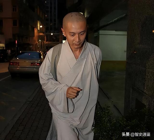 一晚输1亿后，他放弃267亿家产去寺庙当和尚：“林平之”纸醉金迷的人生转折（组图） - 16