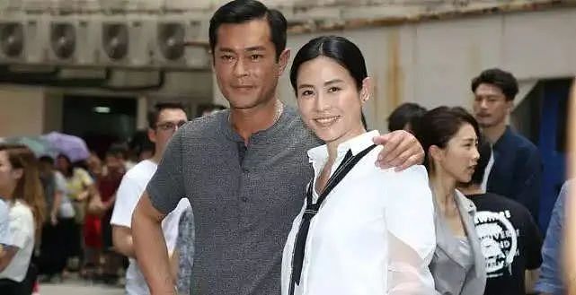 恭喜成功结婚？被富商“囚禁”10年，跳辣舞帮还巨债，今下嫁小16岁男友步入婚姻？（组图） - 12