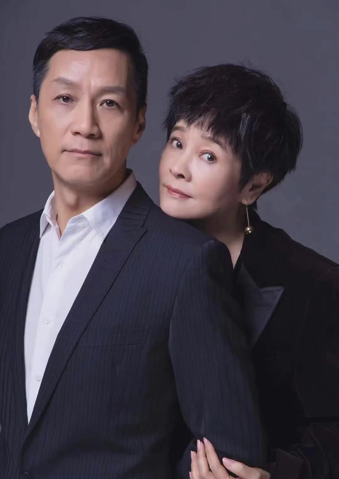 【情感】嫁给冯远征30年，始终甜如初恋，梁丹妮完美诠释“被爱滋养的女人”什么样儿（组图） - 9