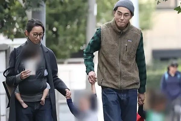 渣男东出昌大再婚！小12岁白富美妻子被曝已怀孕？网友：渣是渣，但真的很有女人缘...（组图） - 5