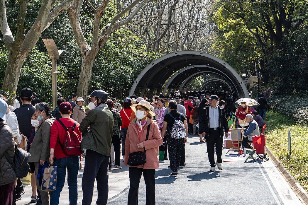 沪式“黄昏恋”：在人民公园和宜家餐厅寻找爱情（组图） - 3