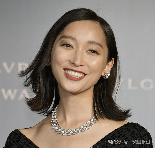 日本顶级渣男和3女星深山开“后宫”半年后再婚！白富美新老婆小11岁已怀孕，网友：软饭硬吃王（组图） - 33