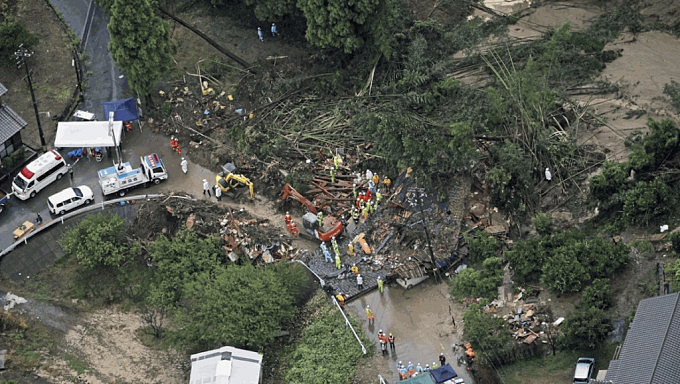 颱风珊珊袭日本：爱知县活埋一家五口惨剧，酿3死2伤（组图） - 1