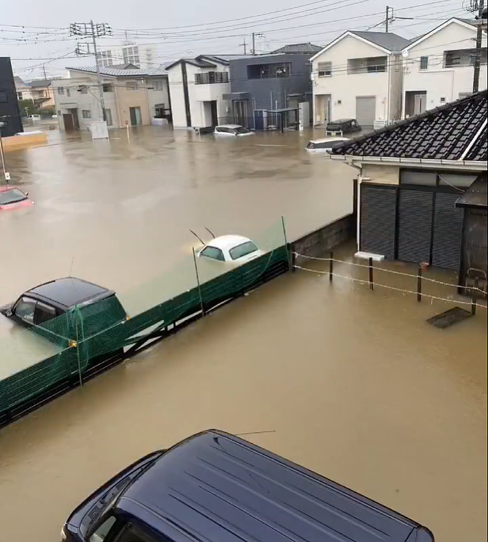 台风珊珊已致日本6死128伤！交通瘫痪水漫金山！上海今年高温日数将超过50...（组图） - 12