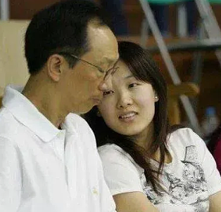 百亿媳妇官宣离婚？不肯生四胎身材走样，老公买上亿医院催生子？今净身出户彻底告别（组图） - 4