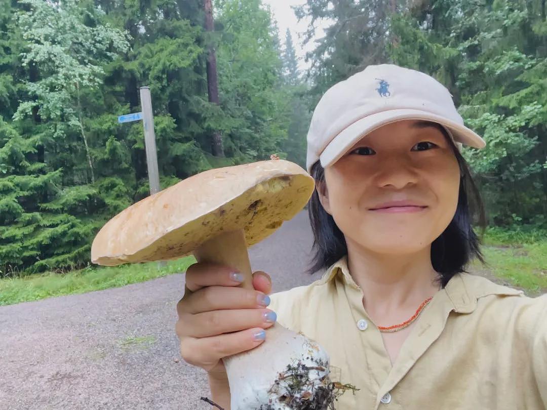 底层女孩改写命运的十年，被誉为中国版“你当像鸟飞往你的山”（组图） - 16