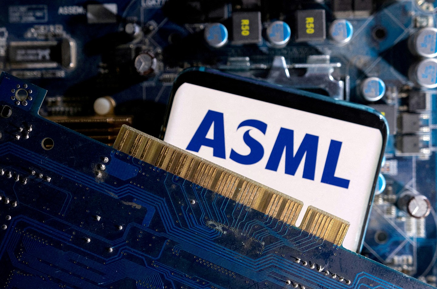 ASML CEO富凯：美国针对中国晶片限制更多出于经济动机（组图） - 4