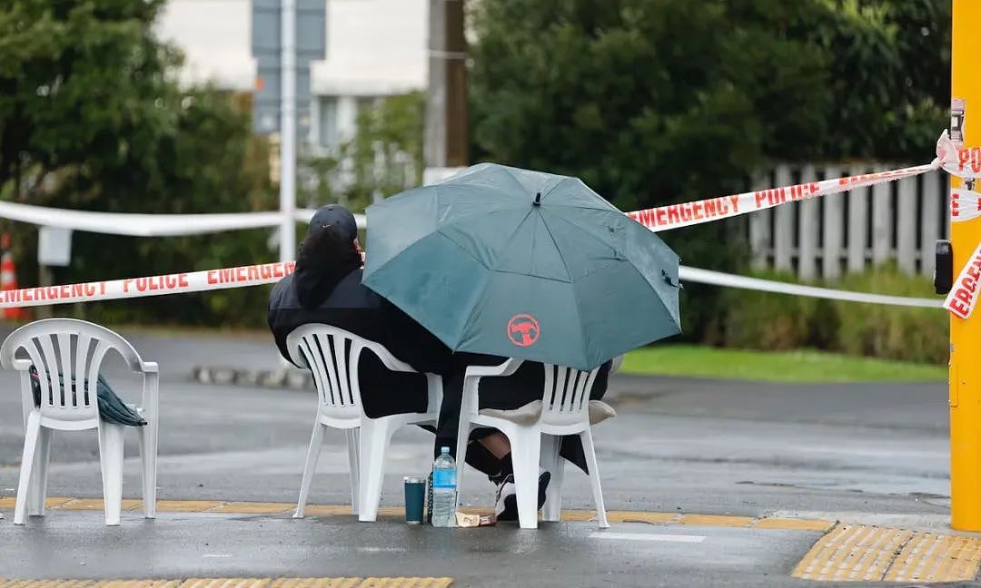 奥克兰突发凶杀惨案，1死3重伤，15辆警车出动缉凶；被盗汽车被拆解出口，“我们正在追捕你们！警方避谈裸尸，寻找其衣物（组图） - 8