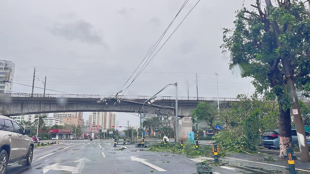 4500人滞留港口，机场航班全部取消！“摩羯”过境，中国沿海住宅区出现海水倒灌，网友：楼在晃…（组图） - 13