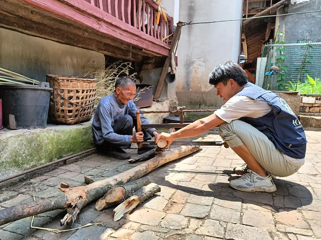 数千万人独守村庄对抗生老病死，谁来帮他们走出孤岛？（组图） - 5