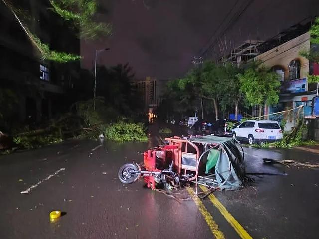 “摩羯”过境后，海南人的朋友圈！亲历者称玻璃爆掉后蜷缩在角落（组图） - 11