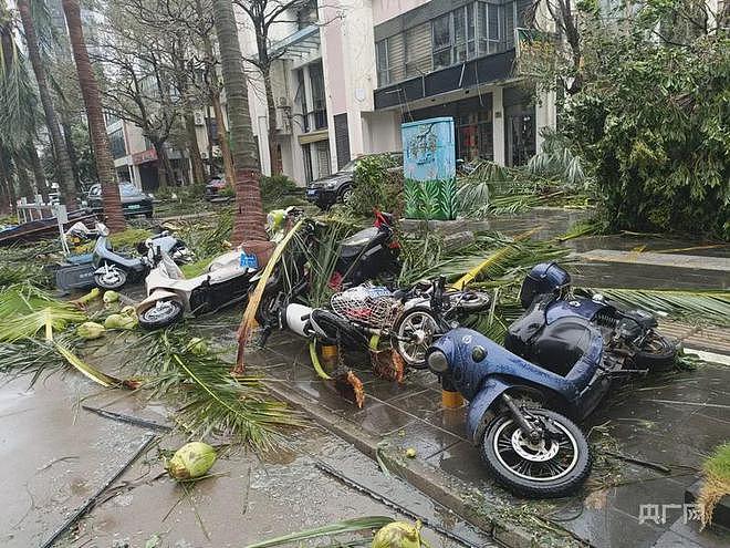 超级台风“摩羯”横扫海南，已致4死95伤！整层楼被吹跑，小区玻璃集体“失踪”，18吨货车被掀翻（组图） - 4