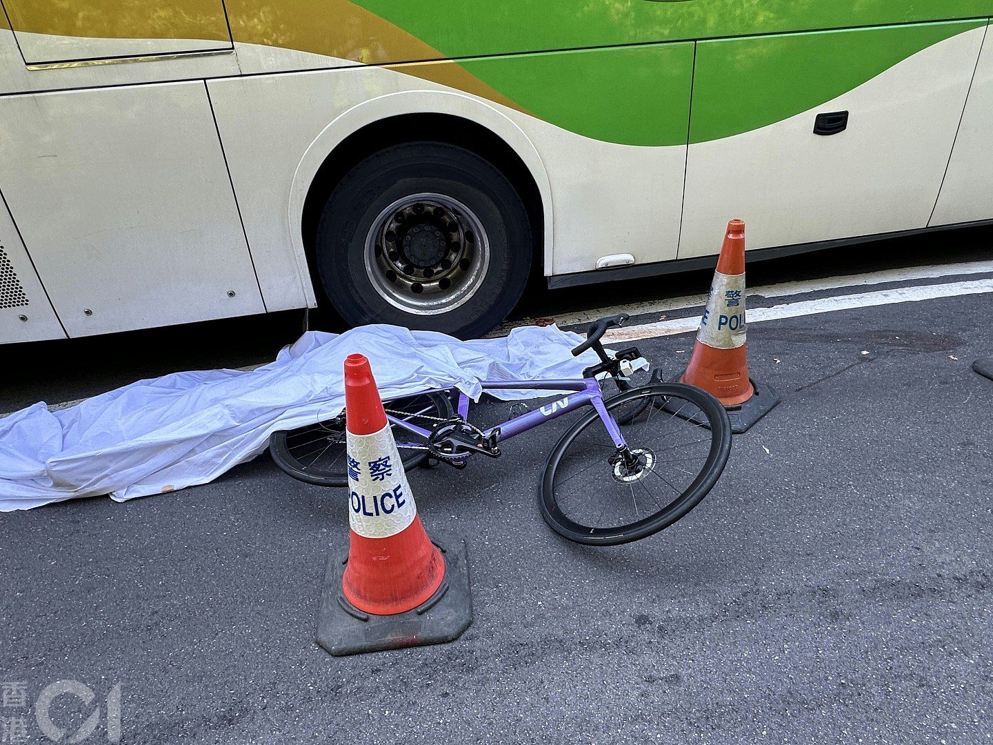 香港大屿山夺命车祸！内地单车女网红客死异乡，网民涌抖音小红书悼念（组图） - 12