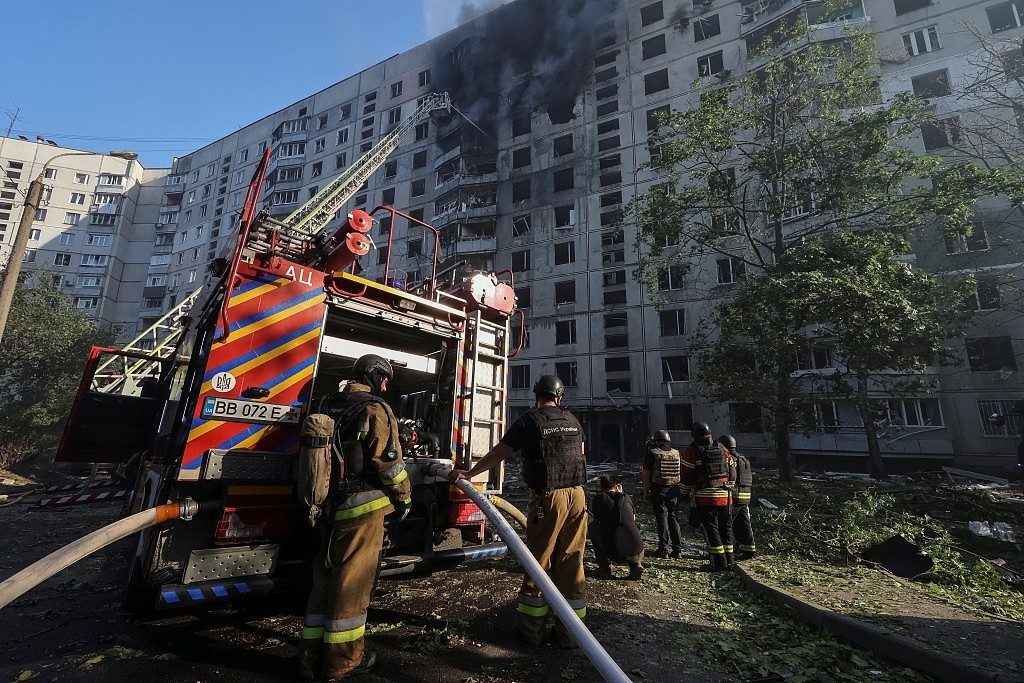 俄乌战争：乌大楼遇袭至少1死1失踪42伤！泽连斯基吁西方允攻俄境目标（组图） - 4