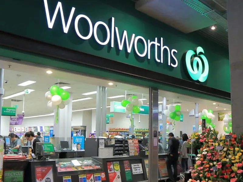 Woolworths被敦促退出新西兰市场；奥克兰三家餐馆破产背后，欠债70万；新西兰史上最大最快融资，​开盘3小时内达成（组图） - 1