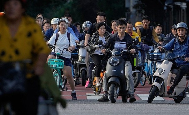 自己父母自己养，不推政府不推党！四川一地宣传语引爆热议，网友炸锅（图） - 9