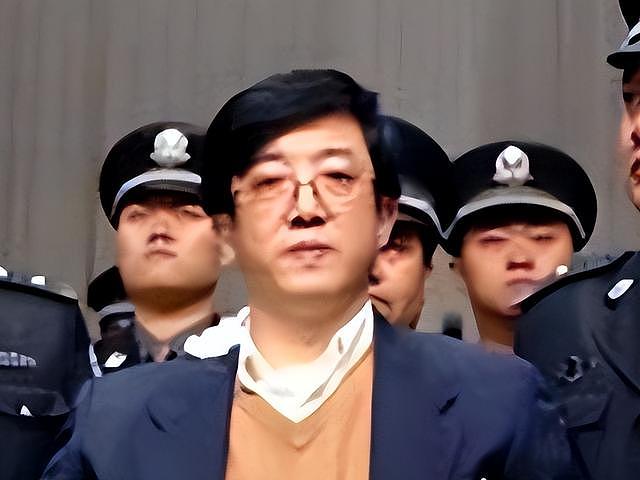 “我睡过的女人，比你们喝过的酒还多！”河北“土皇帝”办公室配4名空姐（组图） - 13