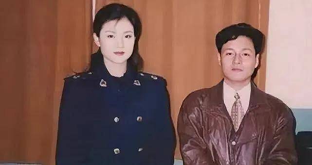 58岁宋祖英罕见露面！连上24年春晚却莫名隐退，高龄产子后背后的男人藏不住了（组图） - 21