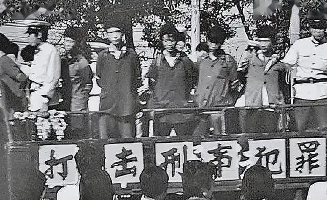 1983年内蒙古牙克石特大案件，17名女知青为活命竟主动脱衣迎合（组图） - 33