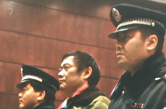 “好色副市长”落马，养20名少女情人，行刑前一晚尖叫痛哭（组图） - 8