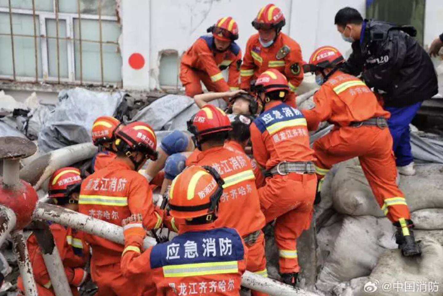 黑龙江齐齐哈尔体育馆坍塌11死！14人被公诉！原区长被控贪污受贿（组图） - 2