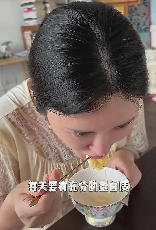 张纪中老婆晒别墅生活，超大后院加3层电梯，早餐喝牛奶燕窝补身体（组图） - 10