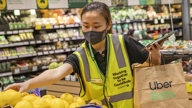 Woolworths CEO被超市顾客指着鼻子骂：你晚上睡得着吗？（组图） - 3