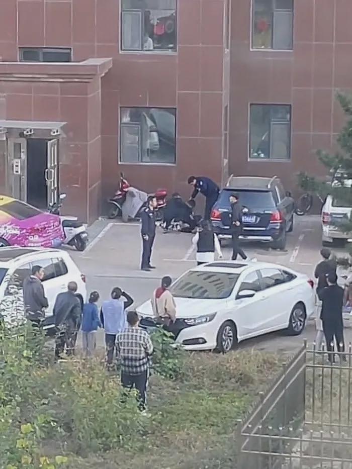 女网红被传坠楼身亡，年仅19岁！警方：其男友已被拘留（组图） - 1