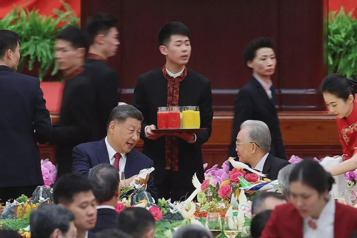 国庆酒会：温家宝习近平谈笑风声，李瑞环精神奕奕（组图） - 11