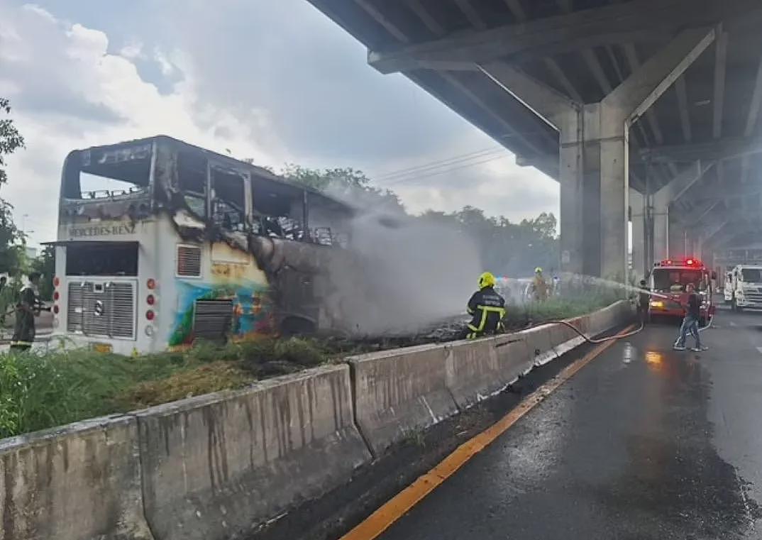 25人死！泰国双层巴士突然爆炸起火，烧成灰烬！这些人没逃出来（视频/组图） - 2