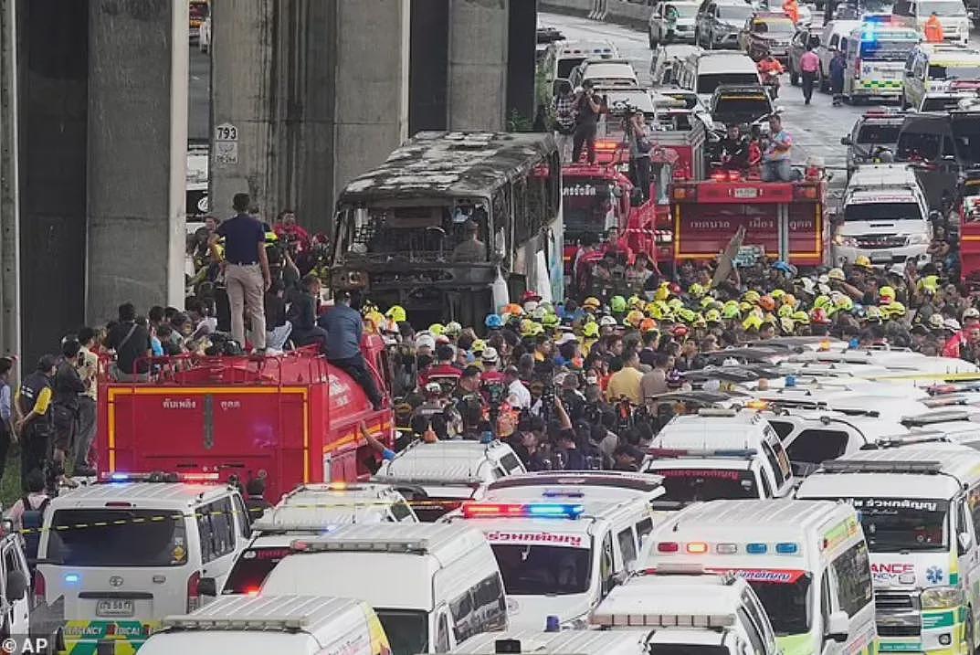 25人死！泰国双层巴士突然爆炸起火，烧成灰烬！这些人没逃出来（视频/组图） - 5