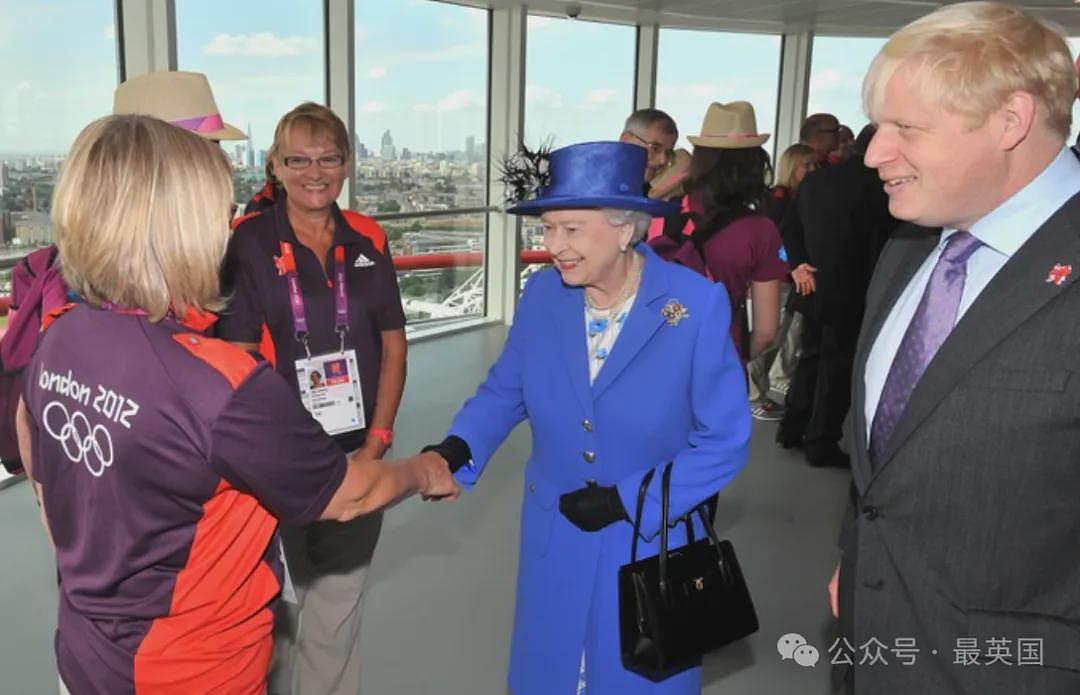 英女王死因首度曝光！前首相：一年前已知晓女王患癌（组图） - 9