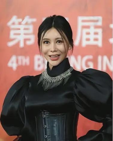 葬送前途也要整容，这10位“面目全非”的女星，肠子都悔青了（组图） - 23