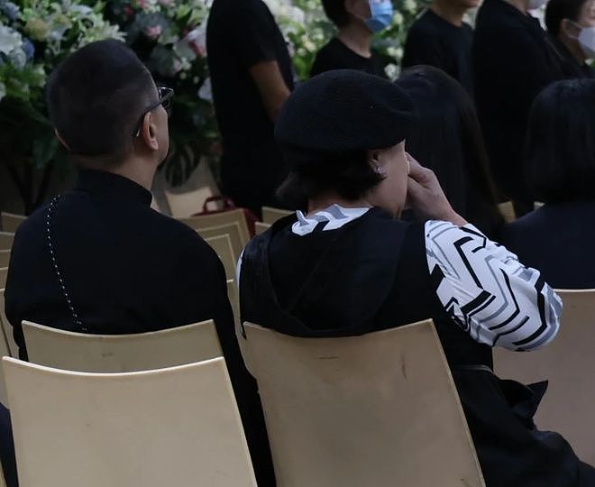 梁小龙前妻悲惨离世，毁容多年拒绝就医死在家中，女儿赴灵堂送别（组图） - 9