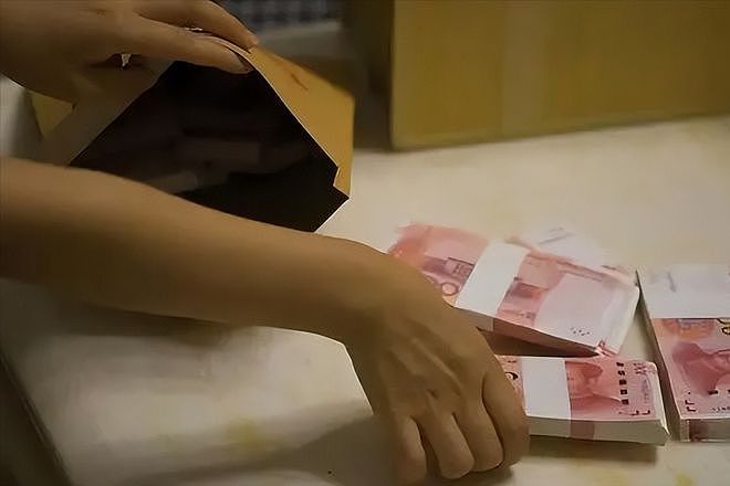 “桃色”金融圈：知三当三，为1.5亿业务陪睡金主，母亲加入其中（组图） - 9