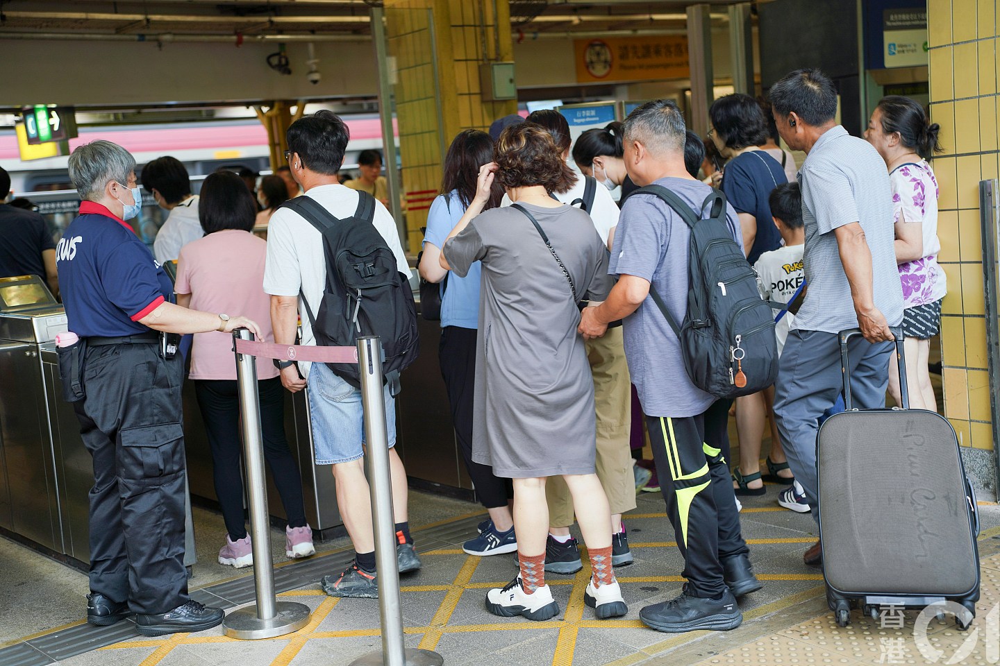 港人离港消费、营商环境难，张宇人：我冇良策、政府都冇（组图） - 3