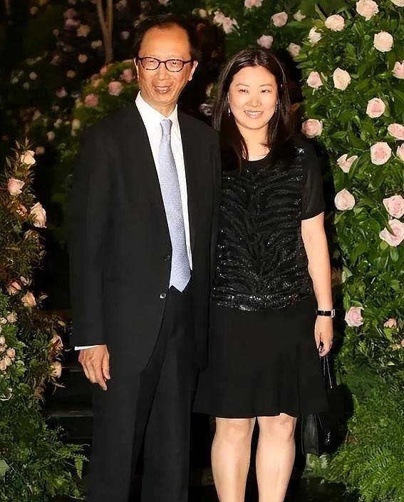 伏明霞欲撮合女儿和潘展乐，被曝与富豪离婚净身出户，如今要子女强强联合（组图） - 18