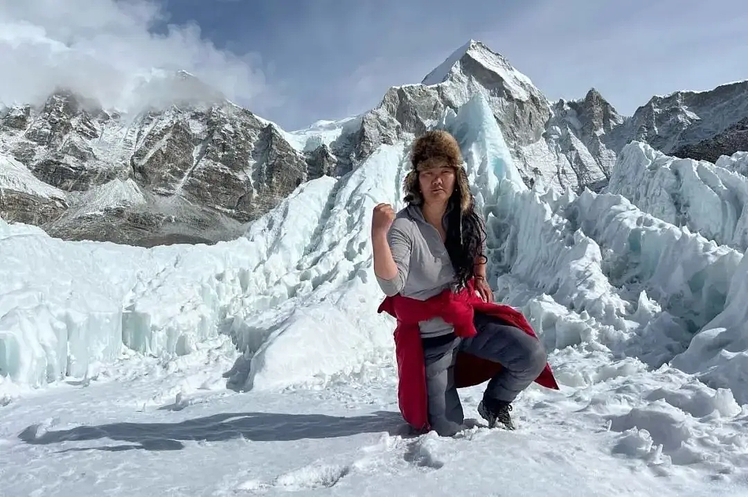 她10次登顶珠峰却惨遭虐待：从洗碗工走向传奇雪山女王，依旧难逃NPD丈夫魔爪？（组图） - 2